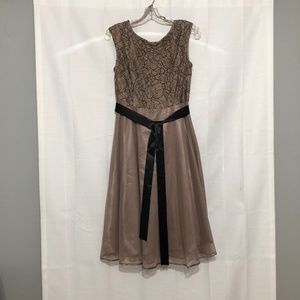 Womens Sleeveless midi dress